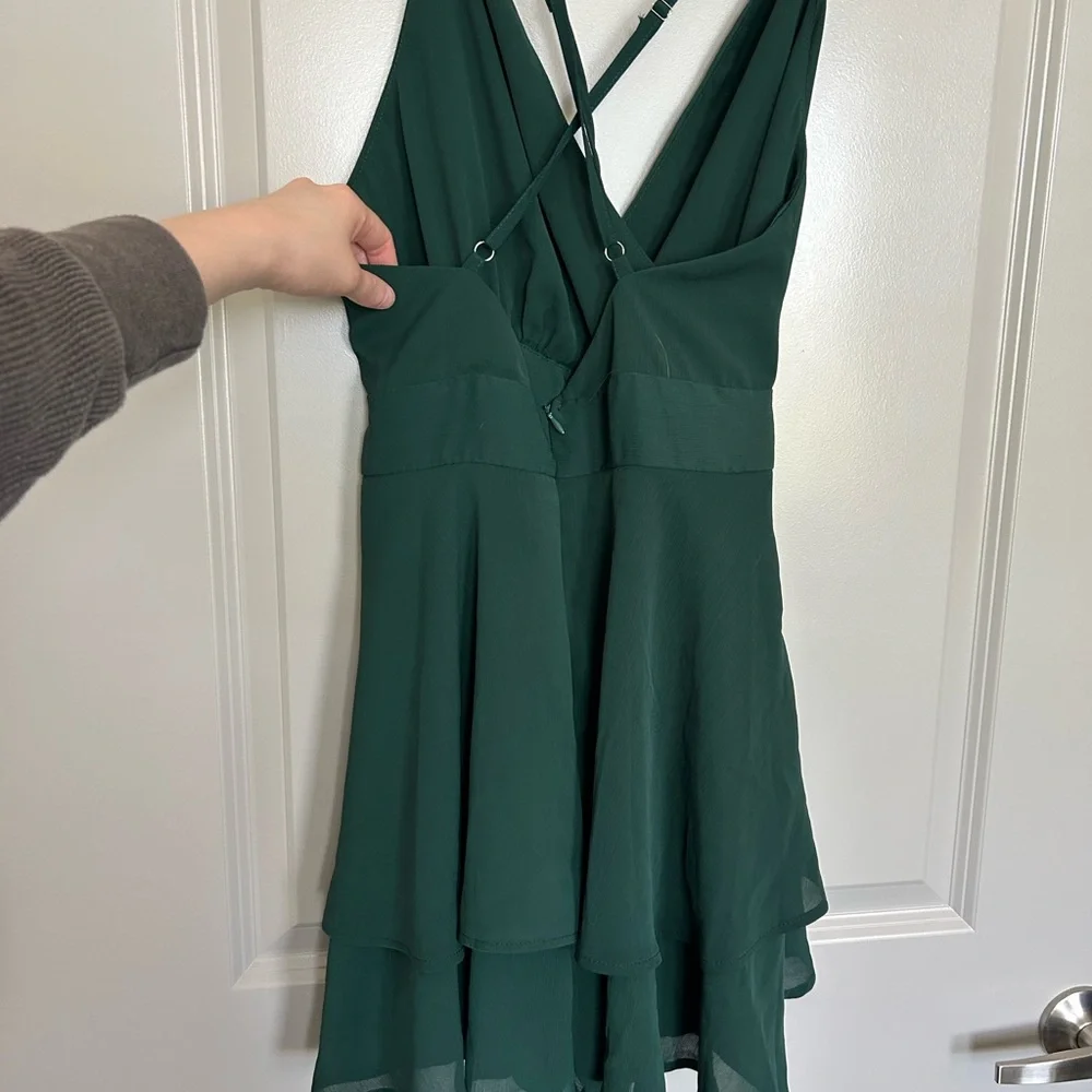 Green Sleeveless Romper - Picture 4 of 4